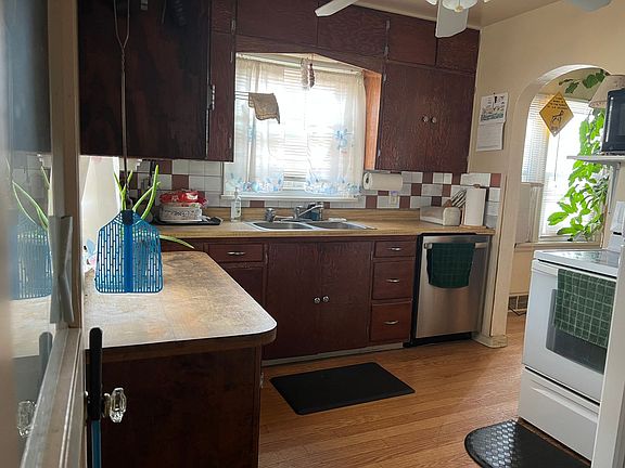 5th image of 1721 E 5th St