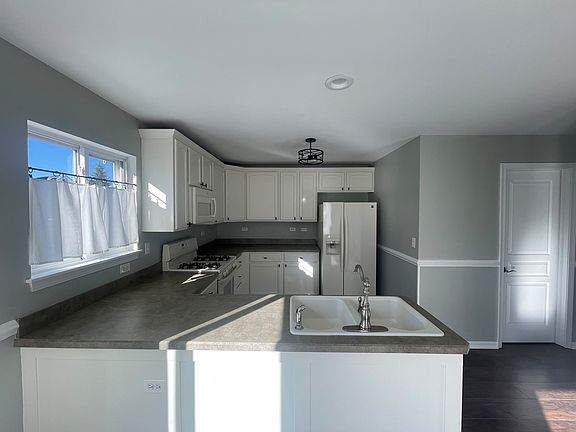 5th image of 1260 Derry Ln