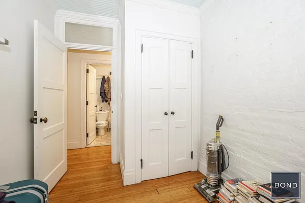 Rented by Bond New York | media 23