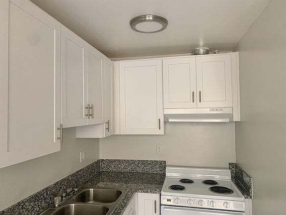2nd image of 319 S New Hampshire Ave