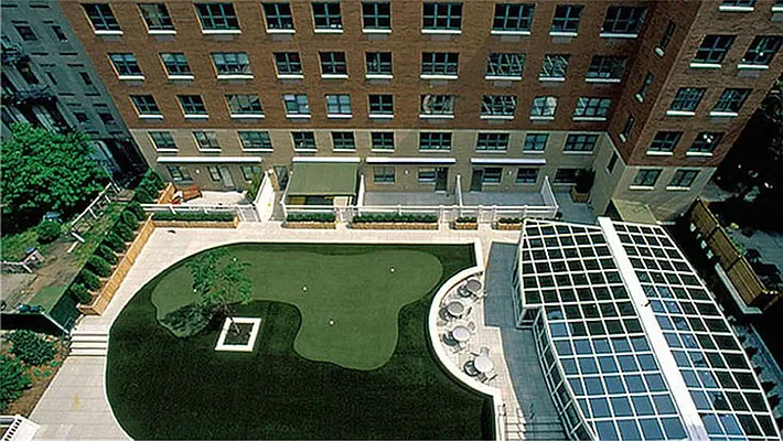 Sold by R New York | media 12