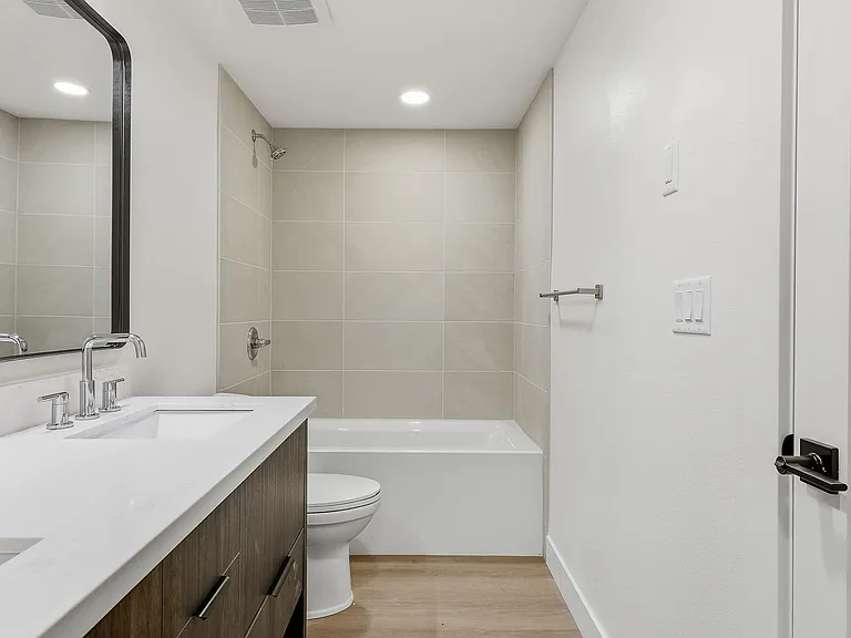 11738 Phinney Ave N #B — Photo 8