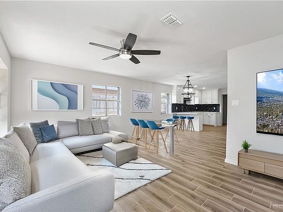 4th image of 715 W Samano St