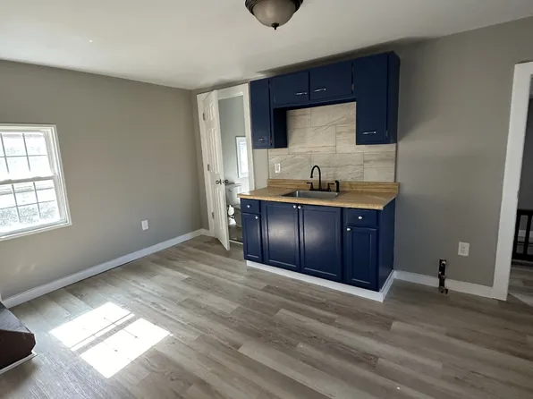 215 Isabella St APT 1, Syracuse, NY 13208