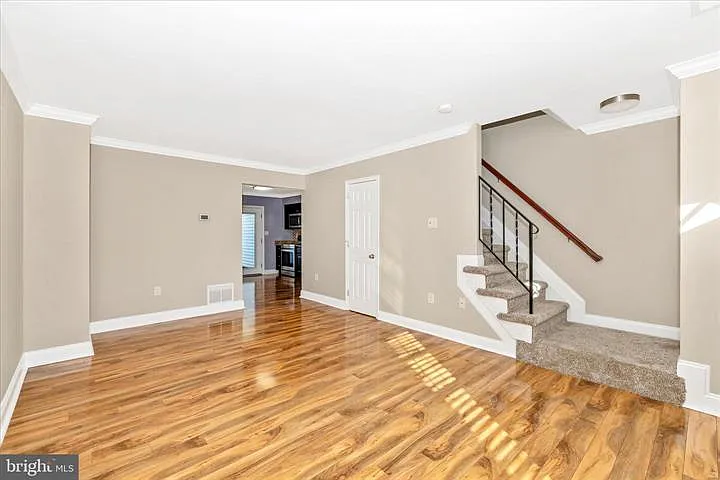 557 Lancaster Pl — Photo 17
