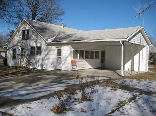 2nd image of 707 S Clay St