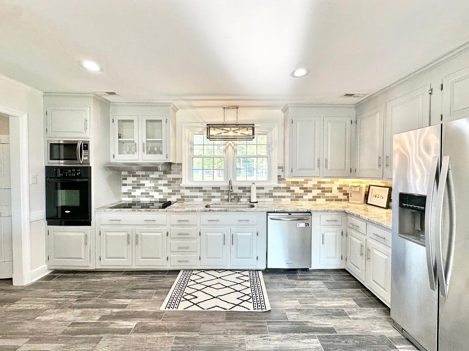 107 Robbinwood Ln — Photo 3