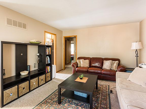 5th image of 227 Driftwood Ln