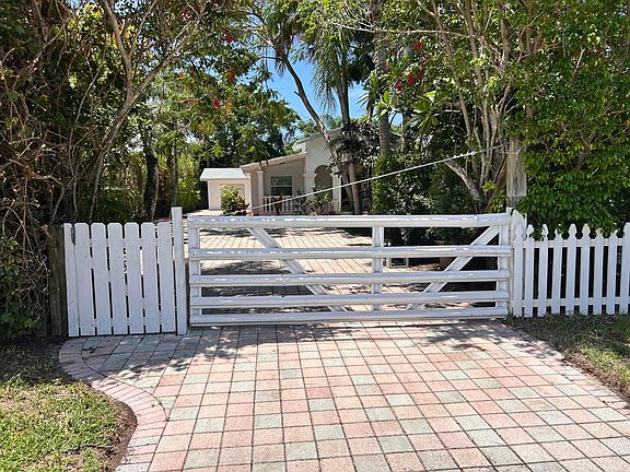2nd image of 4793 Badger Avenue