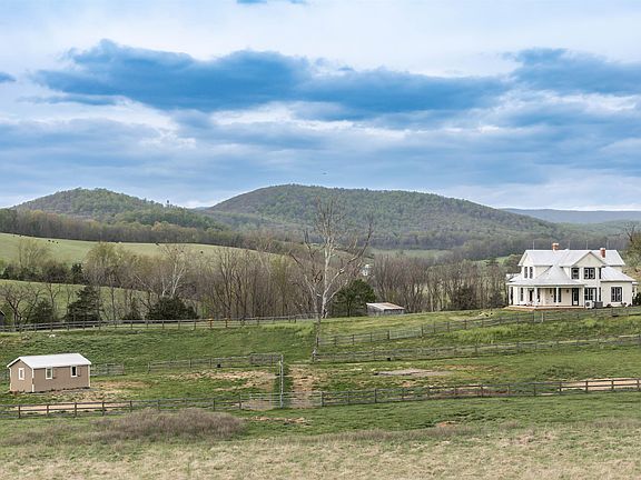 3rd image of 374 Finley Rd