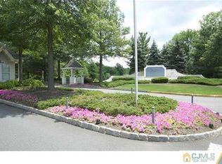1522 Waterford Dr, Edison, NJ 08817