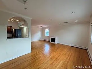 23 W Alhambra Ave — Photo 6