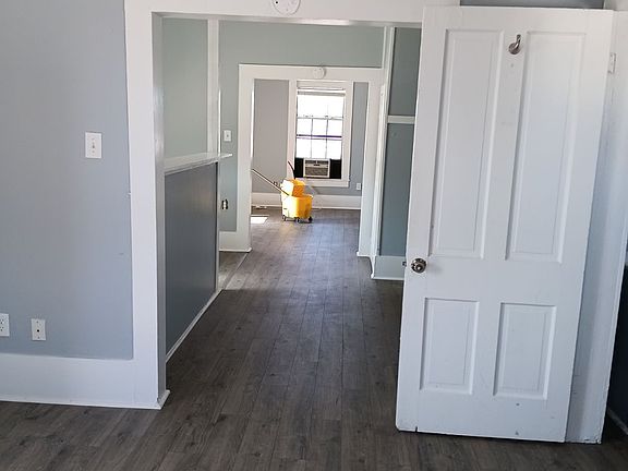 5th image of 215 W King Ave APT 4