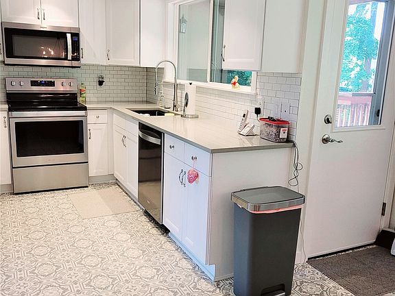 3rd image of 2603 24th Street SE