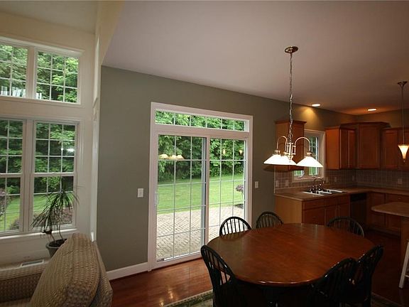 4th image of 62 Woodgreen Dr