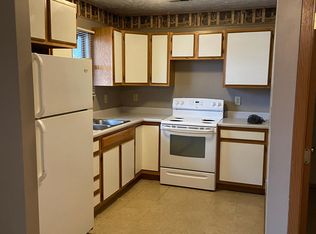 734 5th St #2, Milford, NE 68405