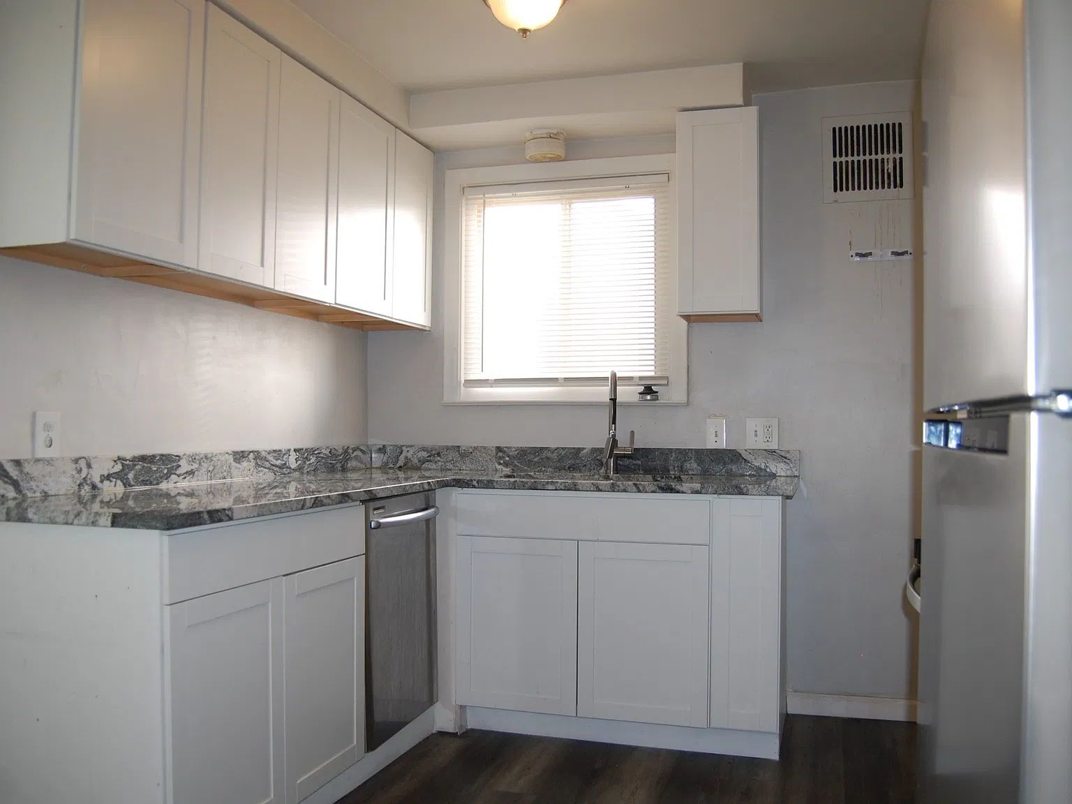 3 bed, 934 sqft, $1,700 — Photo 4