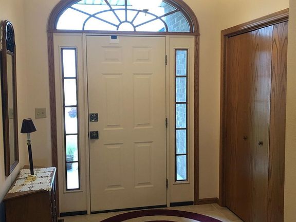 2nd image of 2606B Augusta Ln #B