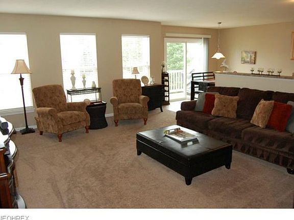 2nd image of 528 Country View Pkwy