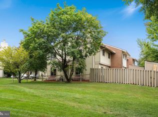 1293 Springtide Pl, Herndon, VA 20170