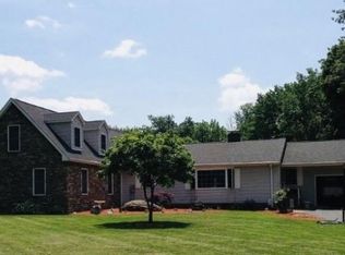 16 Kitchen Rd, Asbury, NJ 08802