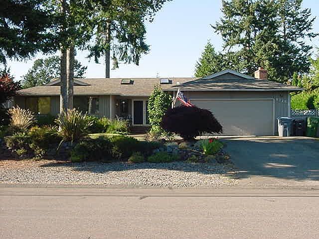 Front view of home.