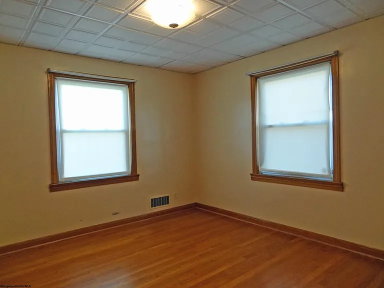 836 Fairmont Rd — Photo 9