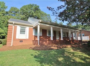 1009 Bradbury Dr, Greensboro, NC 27410