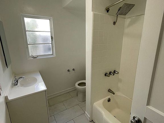 2nd image of 2807 Saint George St #10979812