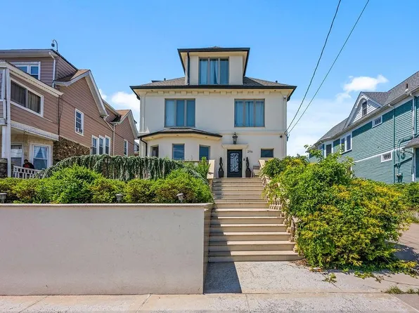 296 Edgewater St, Staten Island, NY 10305