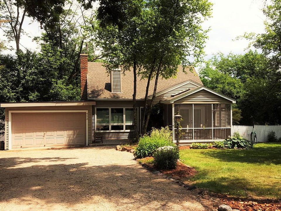 1st image of 452 Hillcrest Dr
