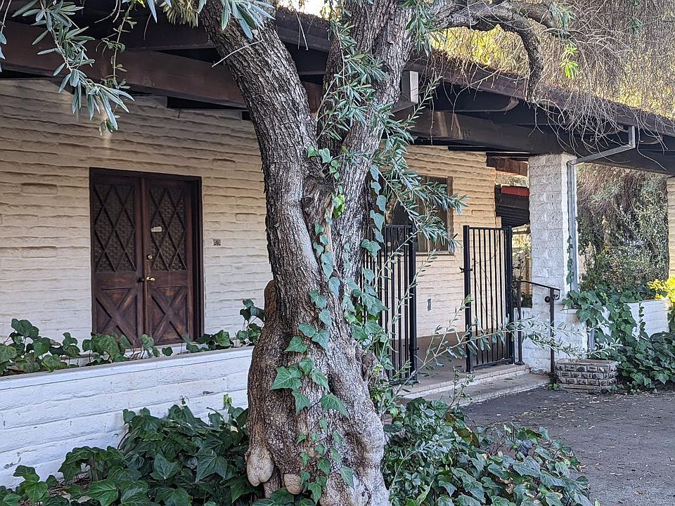1st image of 2703 Sacramento Dr
