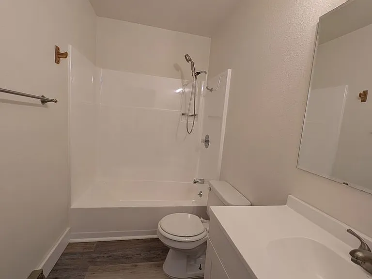 509 N Black Ave #1-8 — Photo 4