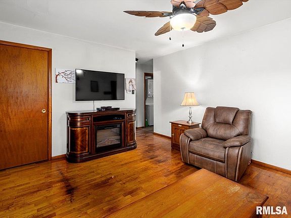 3rd image of 520 S 6th St