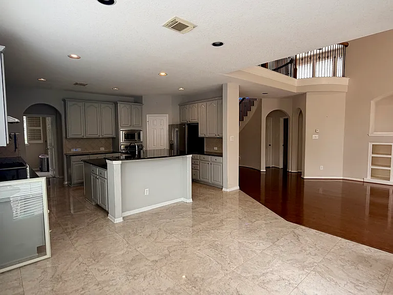5210 Riverstone Crossing Dr — Photo 3