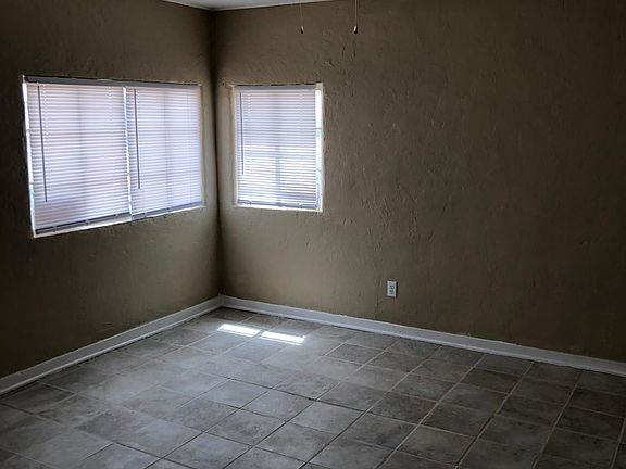 5th image of 8505 Leo St