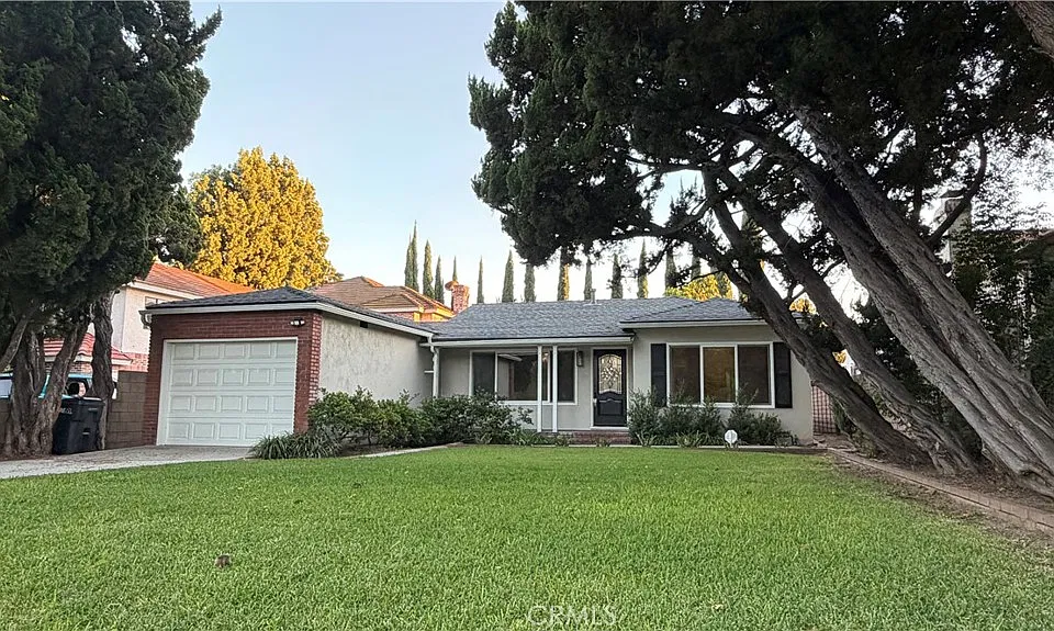 470 Walnut Ave