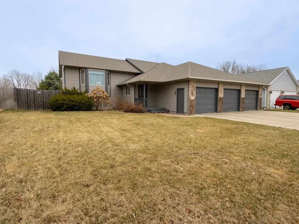 612 N Sandberg Dr, Sioux Falls, SD 57110