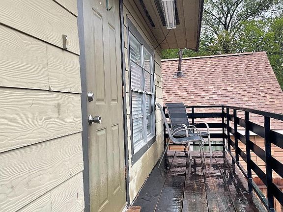 2nd image of 2832 Iola St APT D