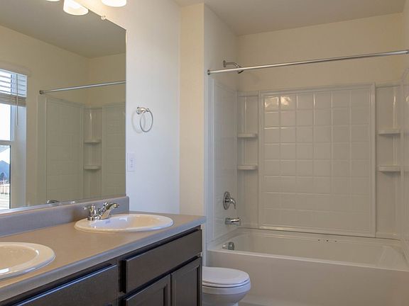 3rd image of 863 Dartford Dr