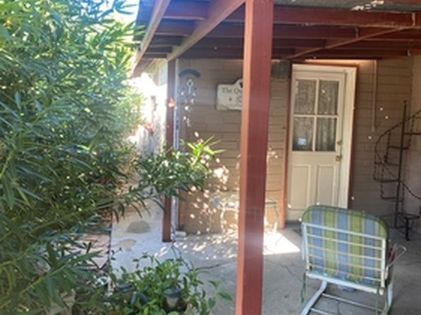 2848 N Venice Ave