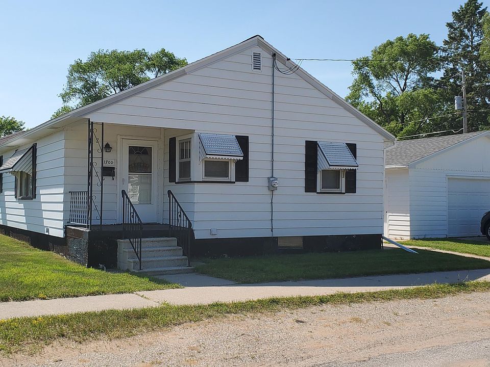 1st image of 1700 25th Ave