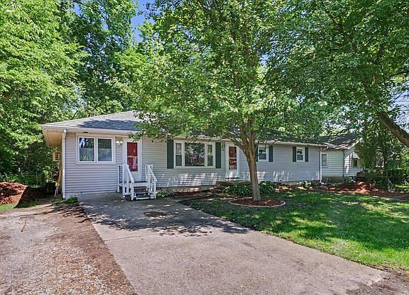 2nd image of 108 Brady Ln