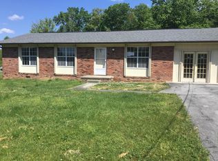 102 Edmond Dr, Oliver Springs, TN 37840