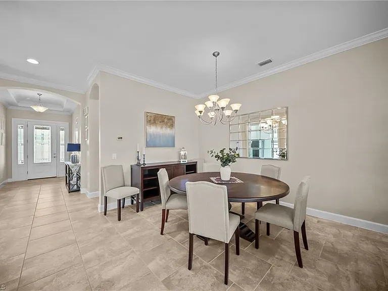 9361 Terresina Dr — Photo 6