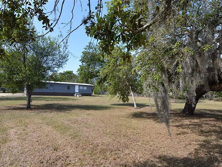 17524 Medley Ave — Photo 24
