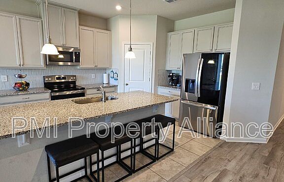 3rd image of 662 Izzy Pl