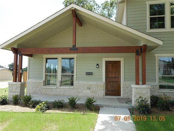 2nd image of 804 W Avenue E