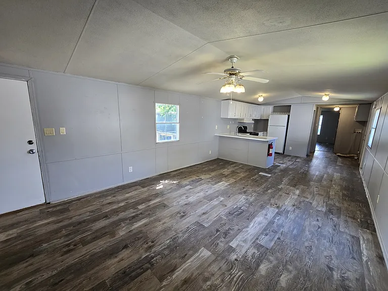 700 W Ridgeway Ave #111 — Photo 5