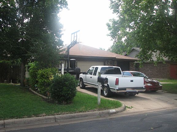 2nd image of 1541 Hunting Green Dr